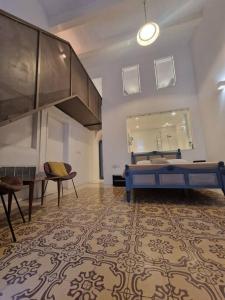 No 60, 2nd floor, centrally located, fully equipped studio Apt