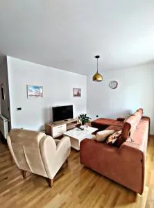 Glušac Lux - 姆拉代诺瓦茨