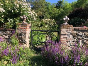 Maisons de vacances Gite du grand cedre : photos des chambres