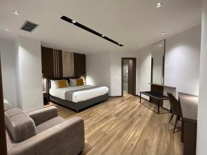 Deluxe Suite with Sea View room in Klajdi Resort