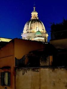 La Rosa di piazza Spagna