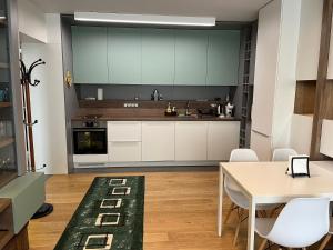 Nikos deluxe apartment