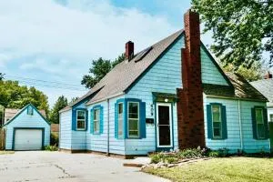 Bluebird Cottage, walking distance to fairgrounds - Lindsborg
