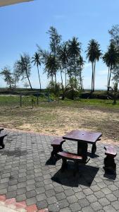 Arryantz by the beach