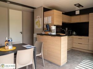 Maisons de vacances Gite Le Vibal, 4 pieces, 6 personnes - FR-1-601-427 : photos des chambres