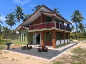 Arryantz by the beach - Kampong Pak Mayong