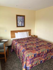 Queen Room room in All Star Inn & Suites