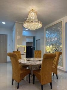4 Bedroom SeaView Ladang Tanjung Apartment - Ayla Homestay