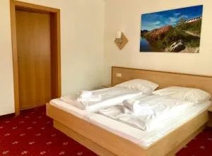 Exklusives Apt mit 3 Schlafzimmern & 3 Bädern - Fürbach