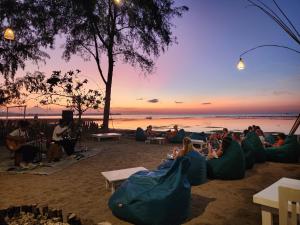 Formosa Beach Club & Bungalow