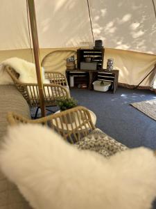 Glampingtält, privat område, 3 mil utanför Örebro