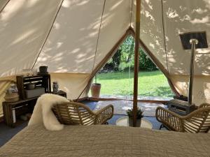 Glampingtält, privat område, 3 mil utanför Örebro
