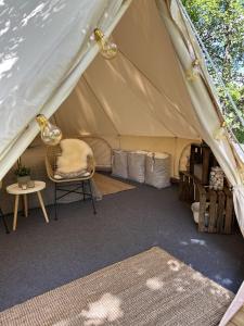 Glampingtält, privat område, 3 mil utanför Örebro