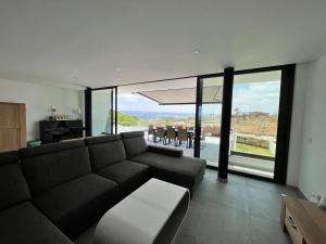 Luxury villas with heated pool & panoramic ocean & valley views