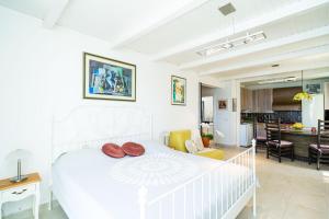 Beach House Sveti Jakov 2