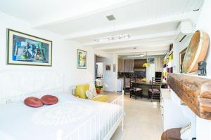 Beach House Sveti Jakov 2