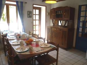 Maisons de vacances Les Glycines Gite - beautiful,peaceful location with Pool ( shared) and lots of things to see and do in the area. : photos des chambres