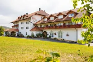 Sattelbogener Hof - Rötz