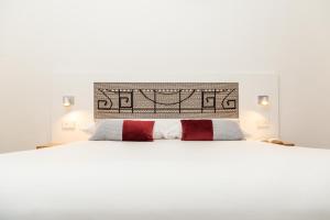 Domu Qirat - Authentic Rooms with Private Terraces img13