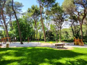 Appartements T3 Duplex a 200 m Plages/Commerces - Parking, Wi-Fi, Piscine, Tennis - Animaux Acceptes - FR-1-316-104 : photos des chambres