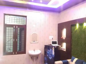 ASHIANA HOME STAY