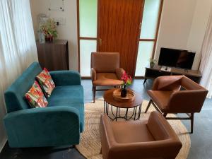 Cheerful 2-Bedroom Villa with Private Plunge Pool, Candolim, Goa