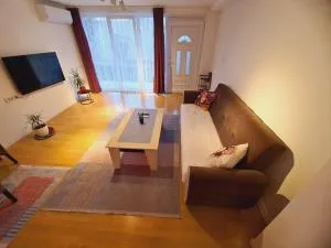 Prishtina's Oasis, CentreAtGrasp - Orllan