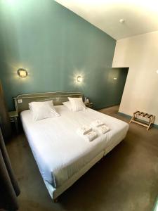 Hotels Hotel Le Roncevaux : photos des chambres