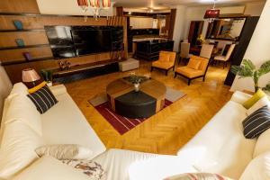 Modern Luxe Oak Orchid 3BR Apt W-Free WiFi &Parking