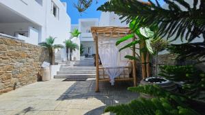Mykonos Double Luxury Mini Suites-With External Hot spa Adults only