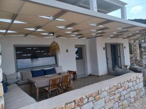 Panteronisia View Villa