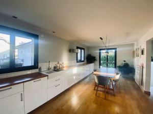 Maisons de vacances Maison au calme et en ville : photos des chambres