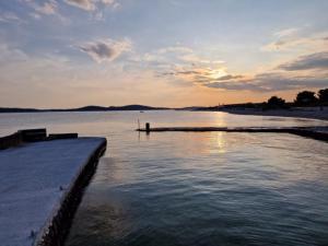 Apartments Miki & Roza 