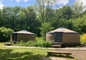 Barefoot Yurts - Brede