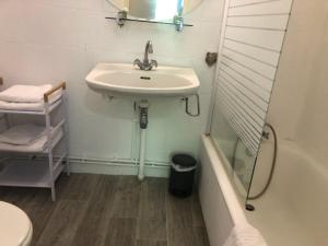 Hotels HOTEL BON ACCUEIL : photos des chambres