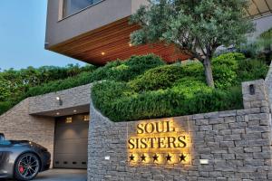 Villa Soul Sisters