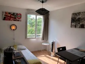 Charmant Studio climatisé Aix en Provence - parking gratuit - 梅勒伊