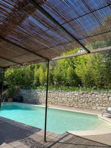 Appartements Spacieux rez de jardin de villa avec terrain et piscine : photos des chambres