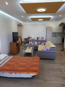 APARTMAN ROSEMARY 