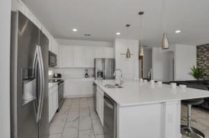 American Secret 10 BED 7 Miles to Disney