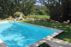 Maisons de vacances Comfortable villa with swimming pool and view : photos des chambres