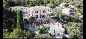 Hotels Hotel Casale Olmia : Suite avec Terrasse 
