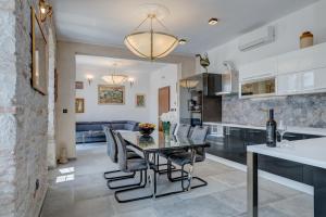 Grand Promenade Suite - Tale Of The Sea