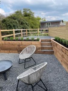 Spinney - a unique open plan barn, with private garden