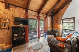 The Bear's Den Chalet - Genoa