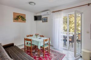 Two-Bedroom Apartment with Terrace room in Apartments with a parking space Zablace Sibenik - 4219