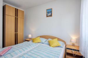 Apartments with a parking space Zablace, Sibenik - 4219