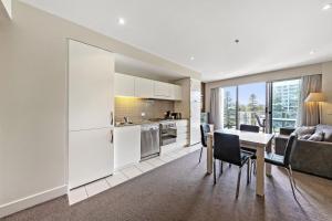 Belle Escapes - Seacrets at Glenelg