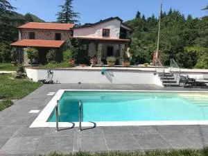 Casale del Pozzo-Villa with pool - Fosdinovo in the borgo of Pulica - Monzone