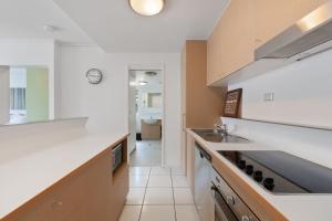Heart of the Valley Sunny and Cozy 1BR Apart